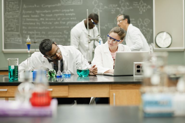 students-in-science-lab